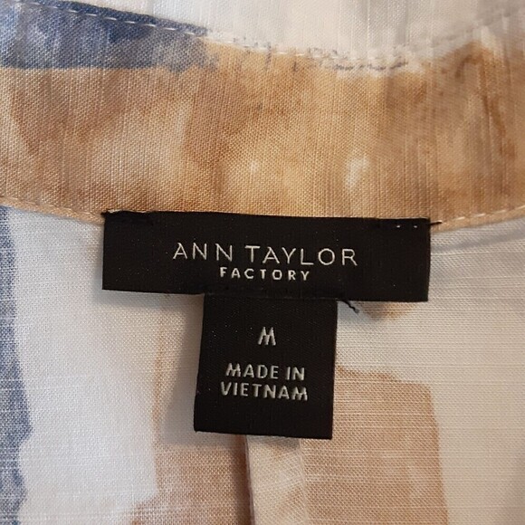 Ann Taylor Factory Cuffed Capped Sleeve Button Up Blouse  Size M - Picture 6 of 8